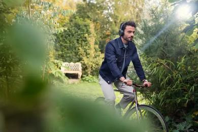 Накладні навушники Philips TAH5205 Black безпровідні з мікрофоном