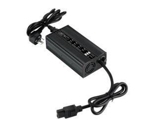 Зарядний пристрій для літієвого акумулятора Voltronic YT-YLL-600-16S розєм 3pin,173x90x50mm