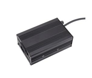 Зарядний пристрій для літієвого акумулятора Voltronic YH-252100 Li-ion 25,2V,6S,10A, + крокодили, індикація