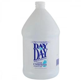 Кондиціонер Chris Christensen Day to Day для собак та котів для догляду за шкірою та шерстю 3,8 л (841047/061)