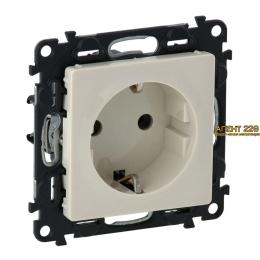 Розетка Legrand Valena LIFE Socket 2K + E 16A 250V with shutters, automatic clamps White