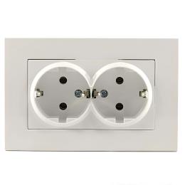 Розетка подвійна з заземленням біла VIKO KARRE
