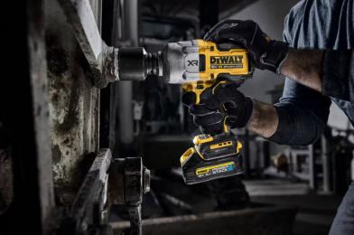 Акумуляторний ударний гайкокрут DeWALT DCF964NT (без АКБ та ЗП)