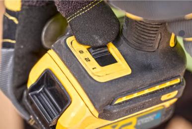 Акумуляторний ударний шурупокрут DeWALT DCF870E2T