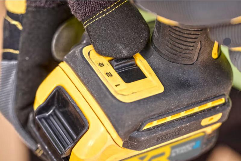 Акумуляторний ударний шурупокрут DeWALT DCF870NT (без АКБ та ЗП), фото 2