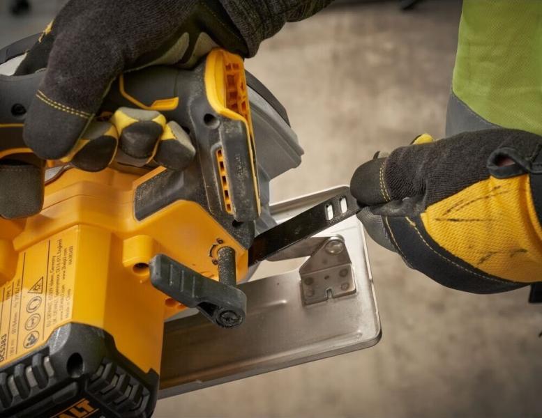 Акумуляторна дискова пилка DeWALT (DCS383N) (без АКБ та ЗП), фото 7