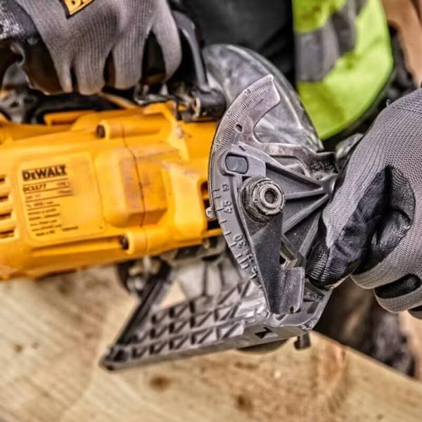 Акумуляторна дискова пилка DeWALT DCS577N (без АКБ та ЗП), фото 7