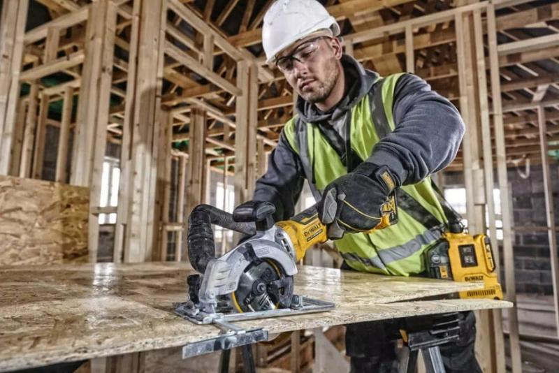 Пила дискова акумуляторна безщіткова DeWALT DCS571NT+DCB187, фото 2
