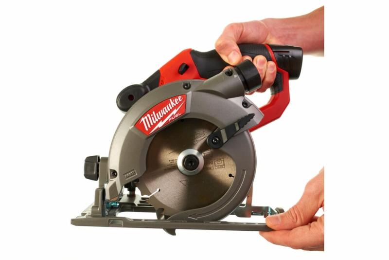 Акумуляторна дискова пилка Milwaukee M12 CCS44-402C FUEL (4933448235), фото 9