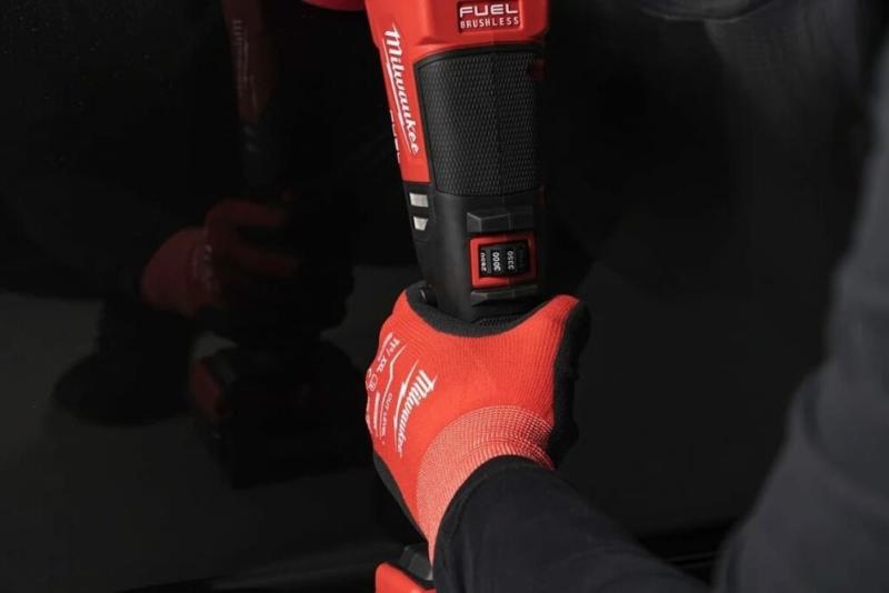 Акумуляторна полірувальна машина Milwaukee M18 FROP15-502X KIT (4933492352), фото 4