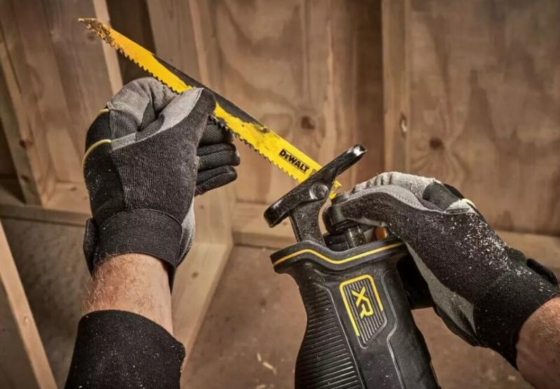 Пила шабельна акумуляторна DeWALT DCS382N (без АКБ та ЗП), фото 3