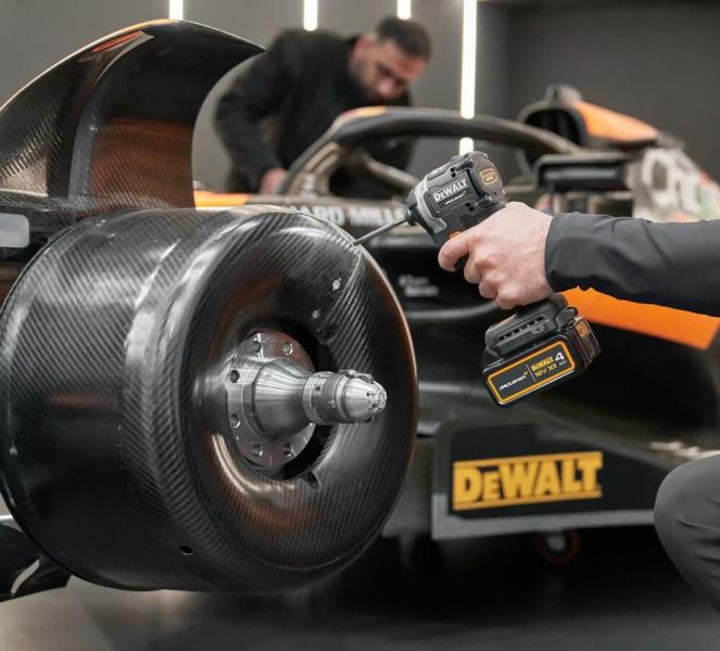 Акумуляторний гвинтокрут DeWALT McLaren F1 (DCF85MP2T), фото 12