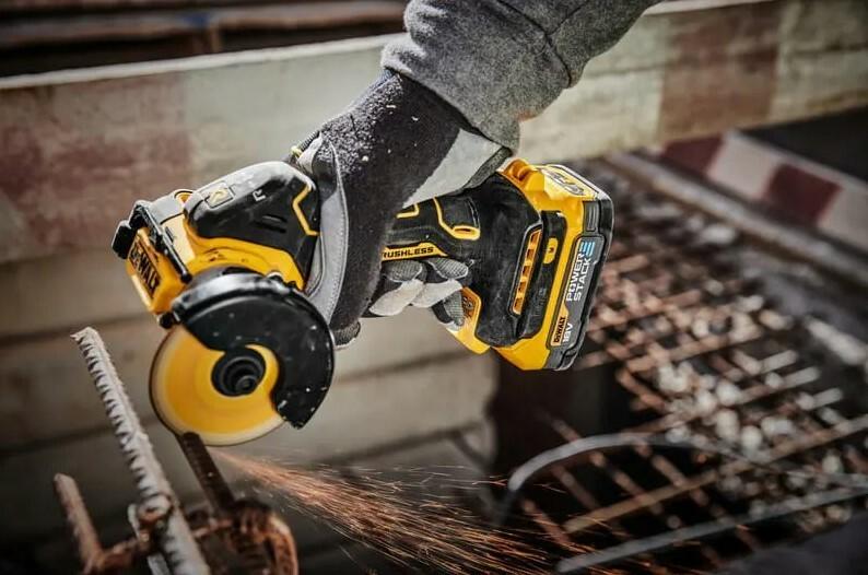 Пила дискова акумуляторна DeWalt DCS438N (без АКБ та ЗП), фото 2