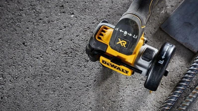Пила дискова акумуляторна DeWalt DCS438N (без АКБ та ЗП)