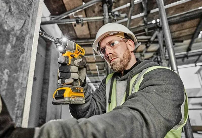 Шурупокрут ударний акумуляторний DeWalt DCF840NT (без АКБ та ЗП)