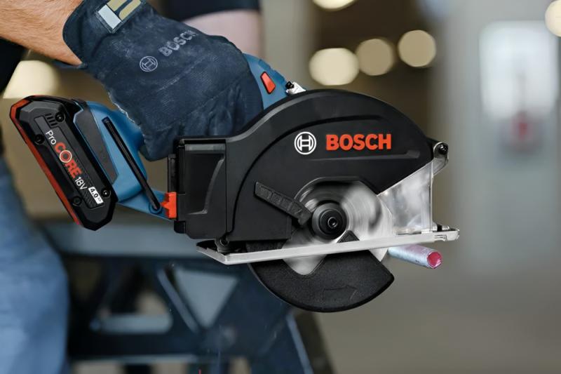 Акумуляторна циркулярна пилка Bosch GKM 18V-50 + диск Standard for Steel (06016B8002), фото 2