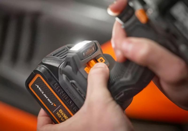 Акумуляторний шурупокрут DeWALT McLaren (DCD85MM2T), фото 14